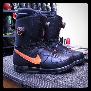 Nike Men's Snowboard Boots